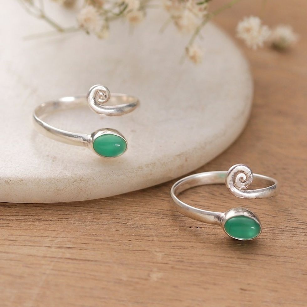 Windy Polished Sterling Silver and Green Onyx Toe Ring Pair 'New Curls'