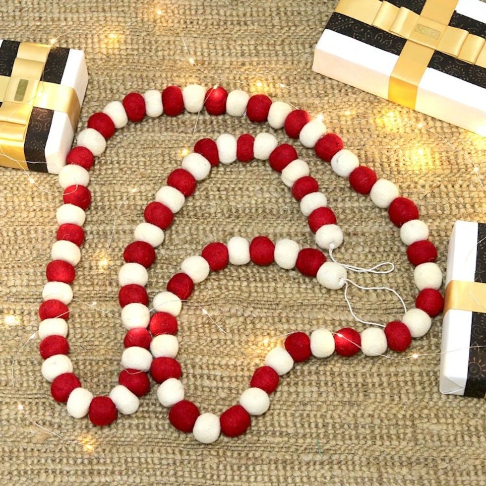 Christmas Tree Wool Felt Garland in Red and Ivory Shades 'Holiday Pompoms'