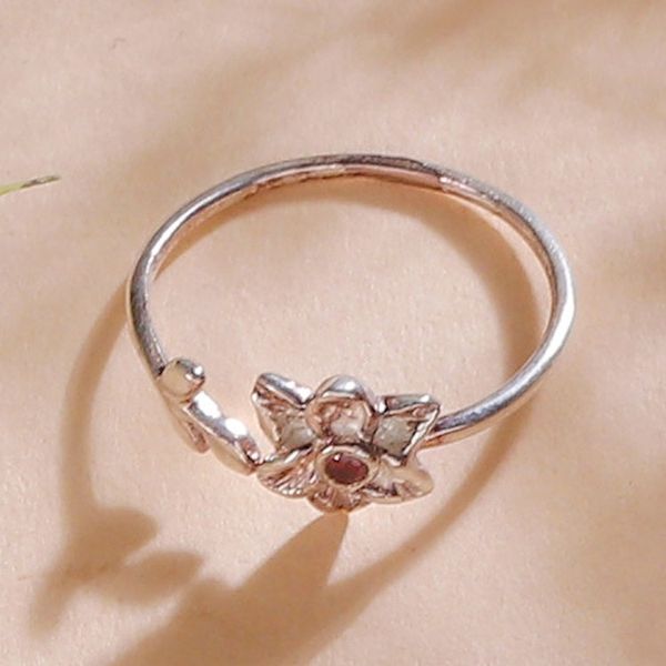 Alternate image for Floral-Themed Sterling Silver Band Ring with Garnet Gemstone Blossoming Scarlet