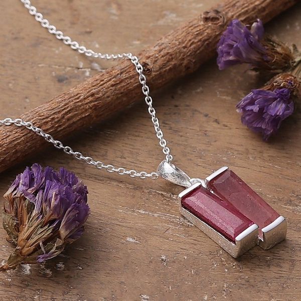 Alternate image for Avant Garde-Themed 1-Carat Ruby and Quartz Pendant Necklace Pink Dimensions