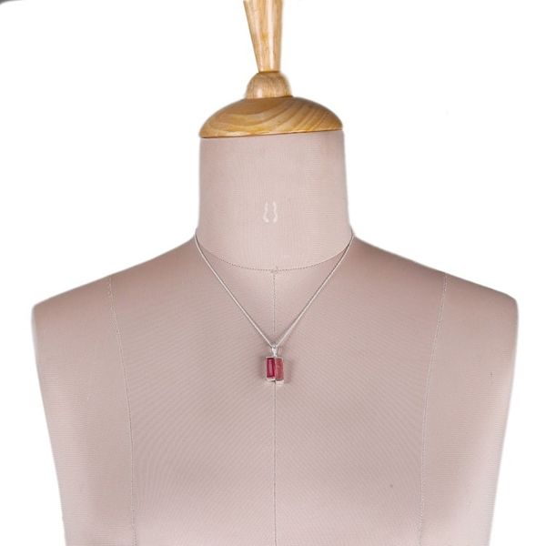 Alternate image for Avant Garde-Themed 1-Carat Ruby and Quartz Pendant Necklace Pink Dimensions