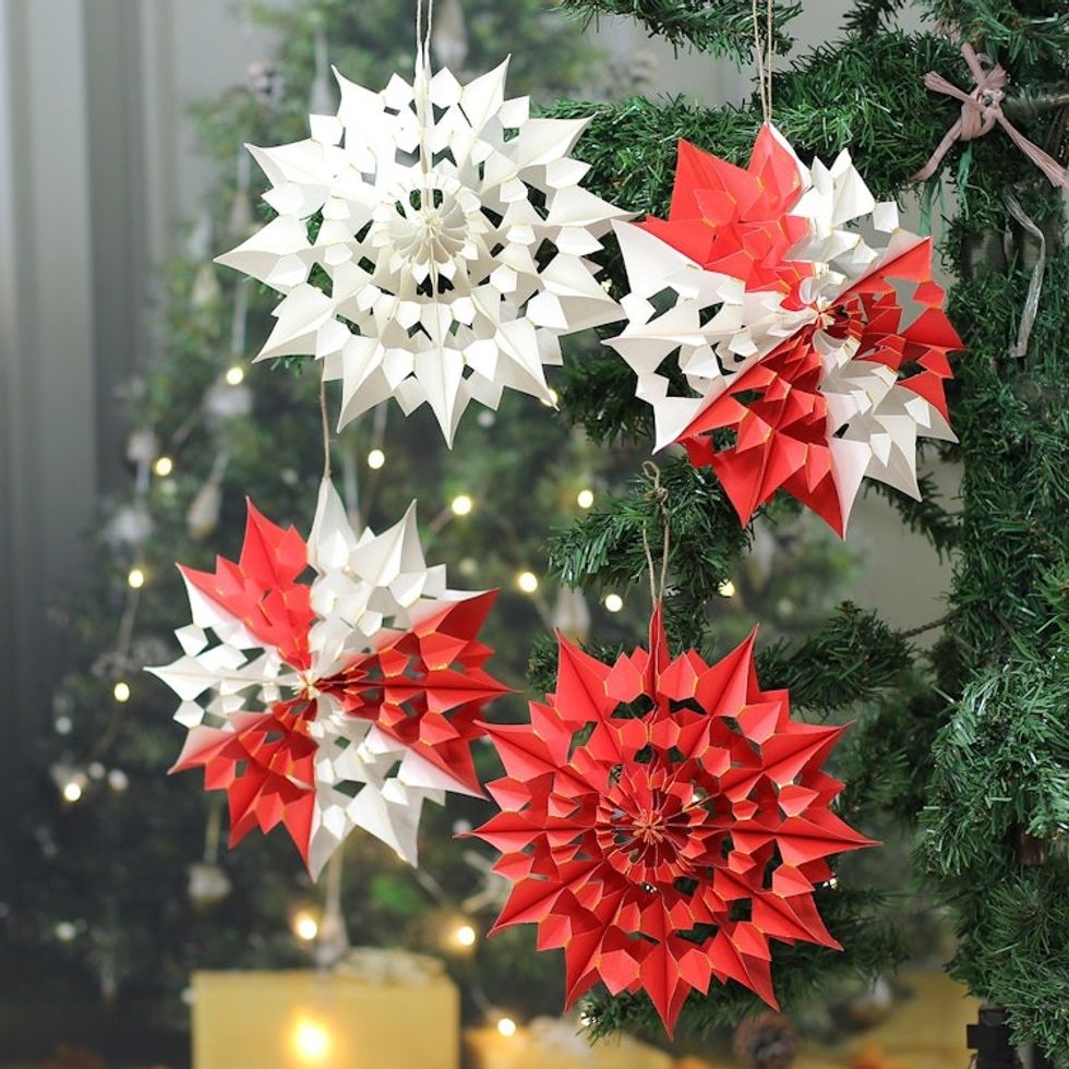 Holiday-Themed Set of 4 Red and White Floral Paper Ornaments 'Merry Blossoms'