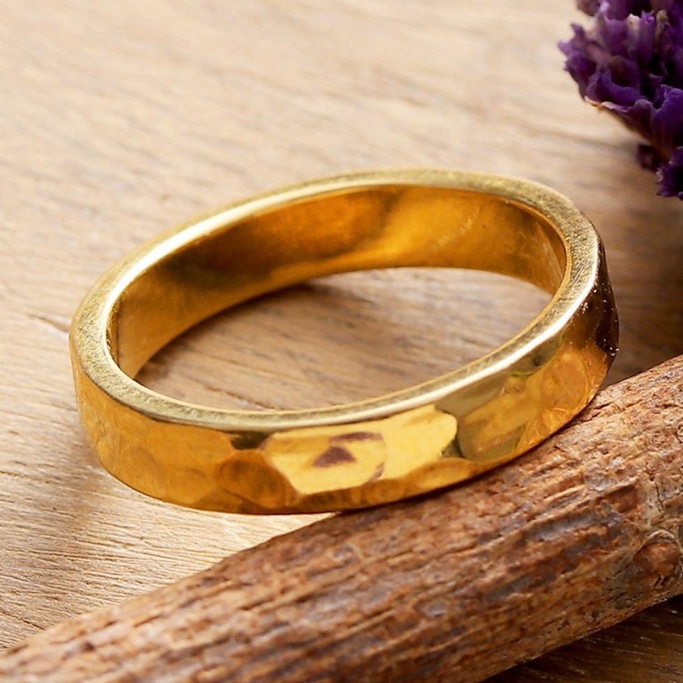 Hammered and High-Polished 22k Gold-Plated Band Ring 'Golden Glam'