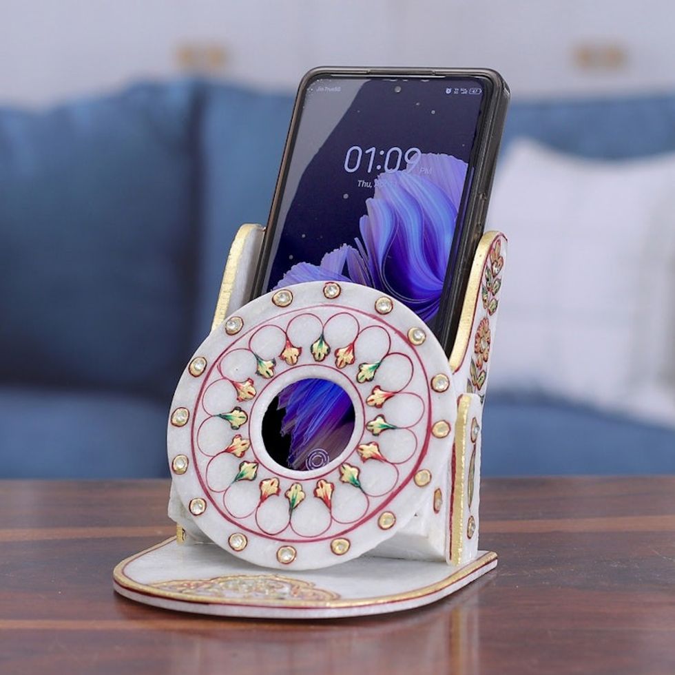 Beaded Marble Phone Holder with Hand-Painted Floral Motifs 'Floral Aura'