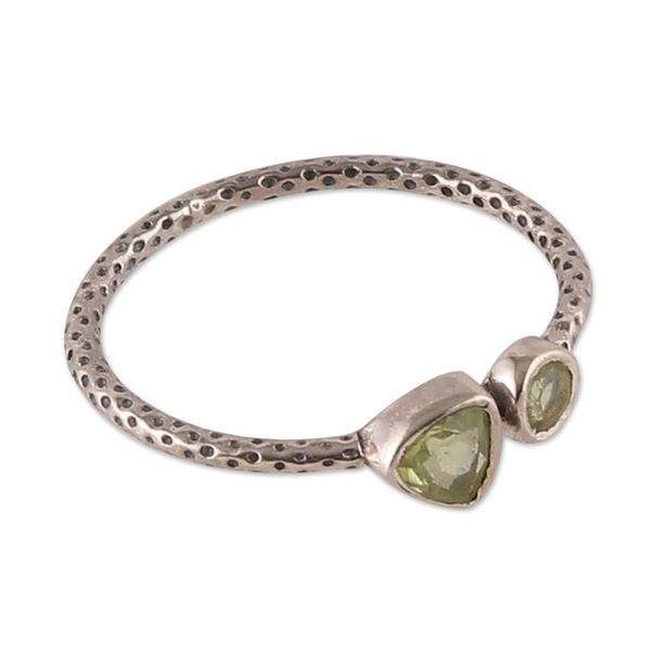 Alternate image for Dot-Accented Sterling Silver and Natural Peridot Band Ring Spring Green Duo