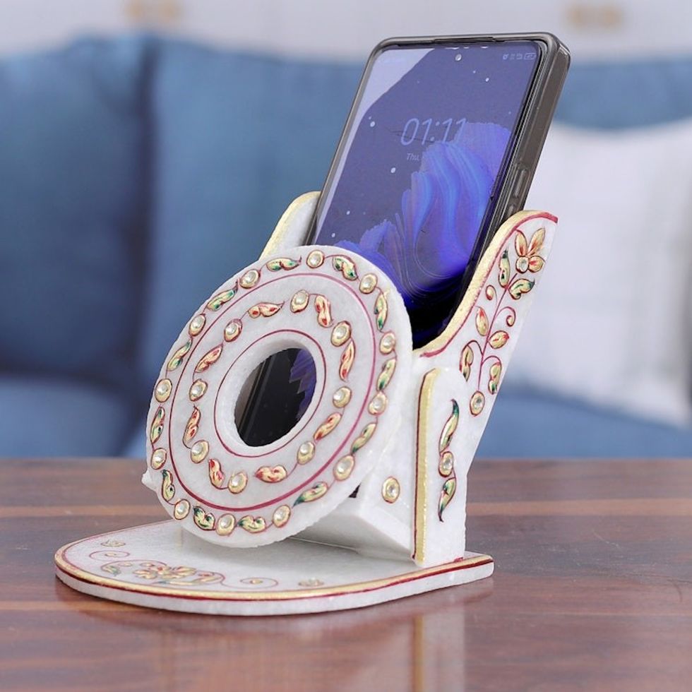 Beaded Marble Phone Holder with Hand-Painted Leaf Motifs 'Leafy Aura'