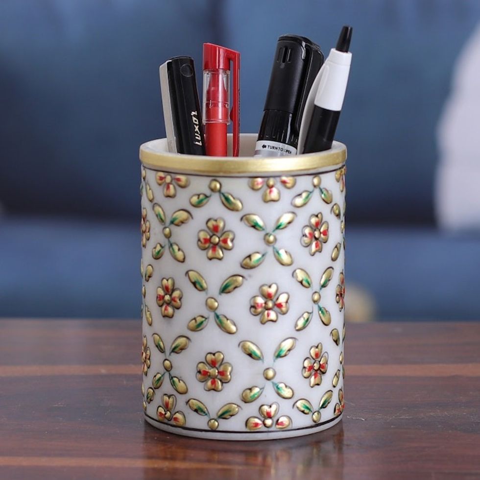 Floral Mesh-Patterned Marble Pend Holder in Green and Red 'Spring Mesh'