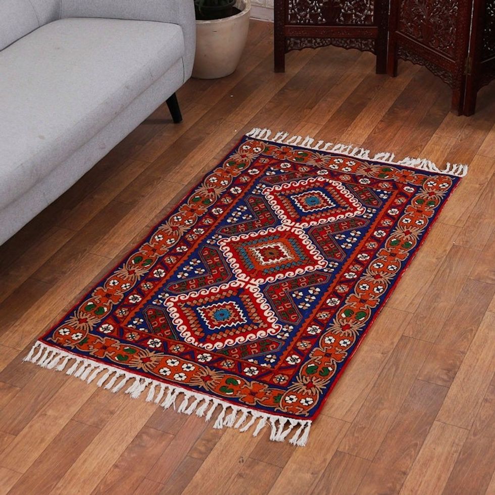 Handcrafted Classic Geometric Chain-Stitched Wool Rug 3x5 'Floral Festivity'