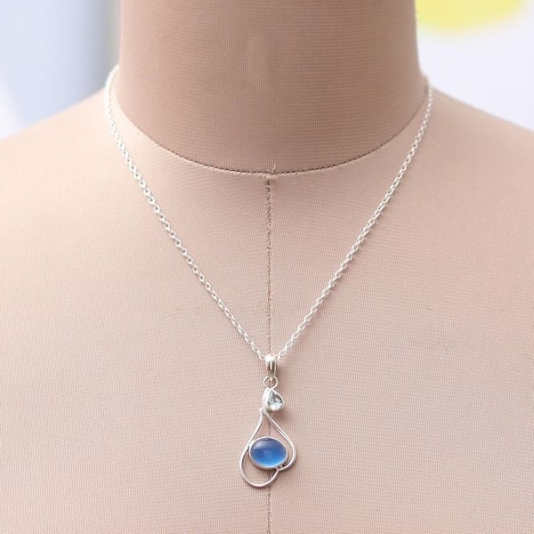 Alternate image for Polished Chalcedony and Blue Topaz Pendant Necklace Harmonious Blue