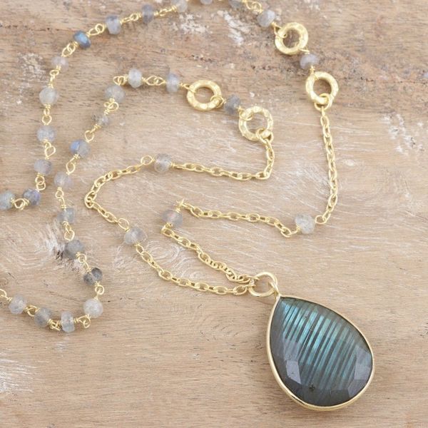 Alternate image for 18k Gold-Plated Pendant Necklace with Labradorite Gemstones Evening Glitter