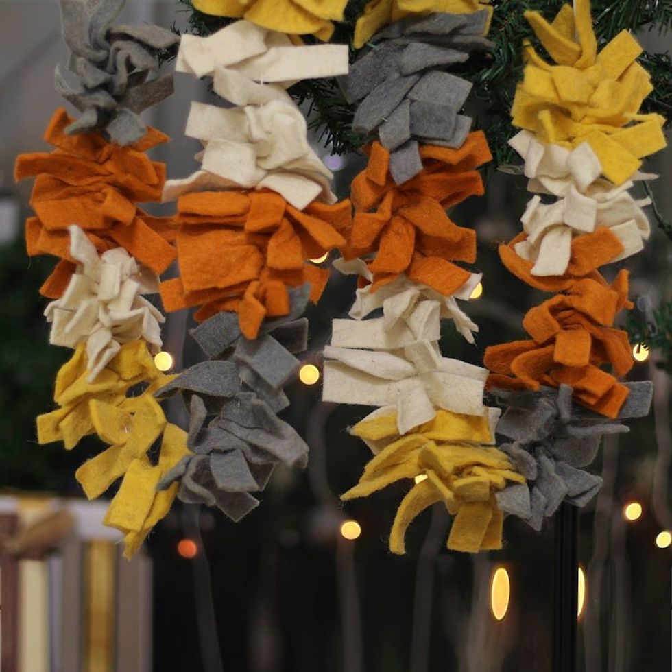 Handcrafted Warm-Toned Wool Felt Garland with Cotton Loops 'Autumn Celebrations'