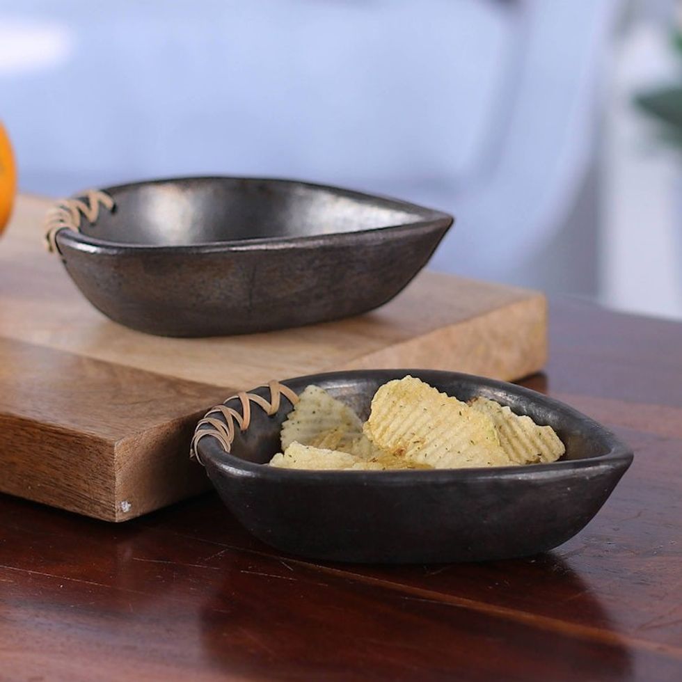 Pair of Handcrafted Drop-Shaped Black Ceramic Bowls 'Drop Saga'