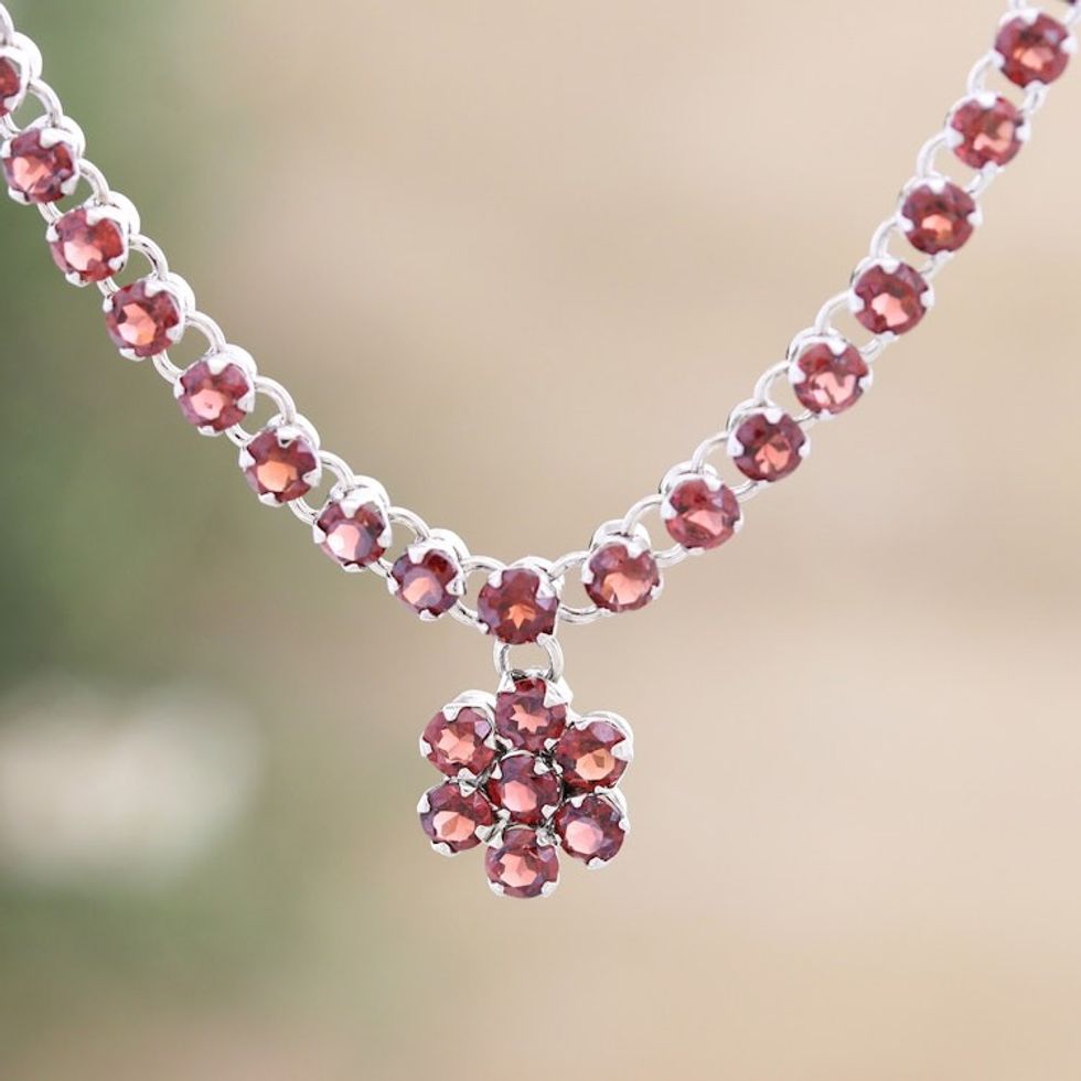 Rhodium-Plated Floral Pendant Necklace with Garnet Stones 'Passionate Soul'