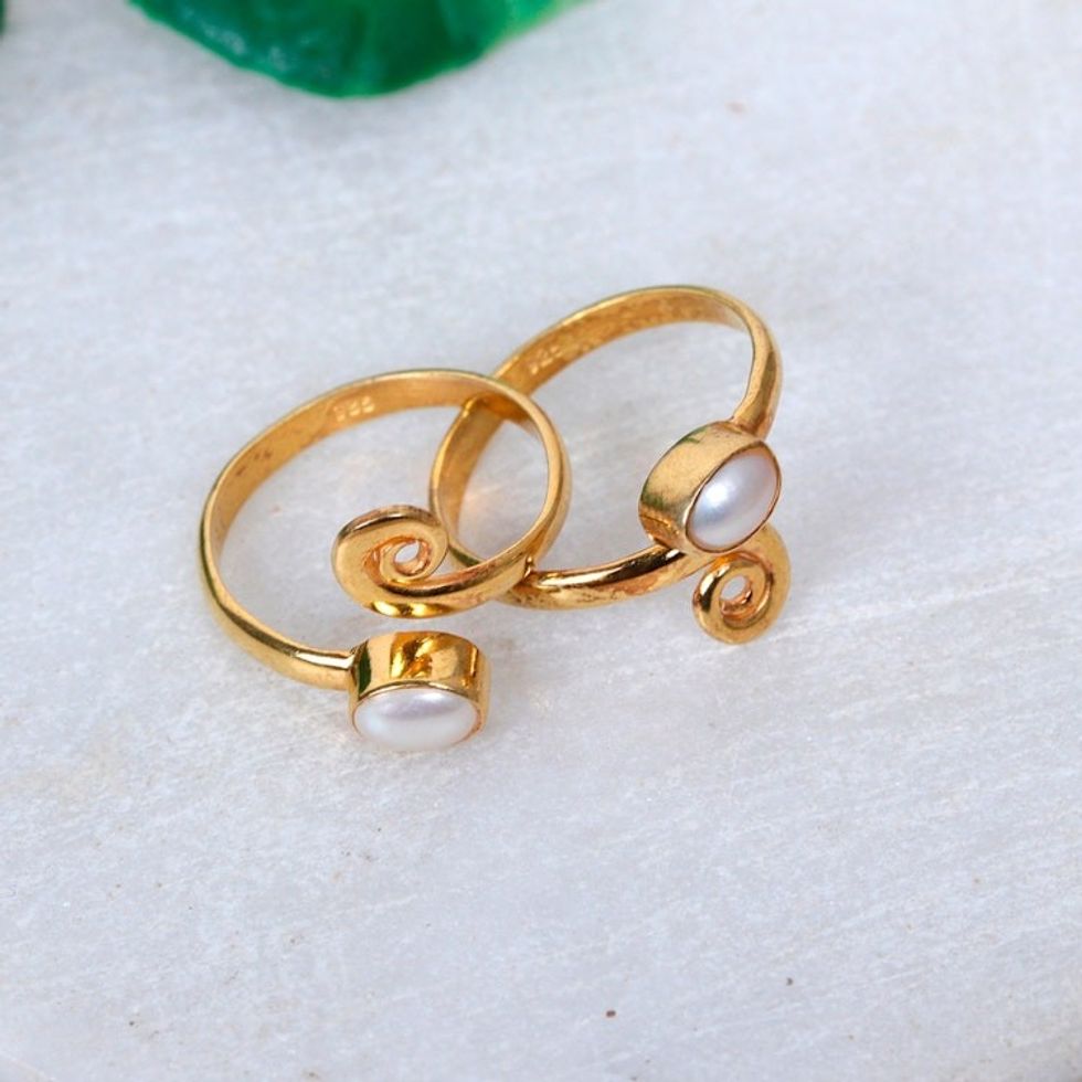 22k Gold-Plated Spiral Toe Rings with Cream Pearls Pair 'Paradise Flair'
