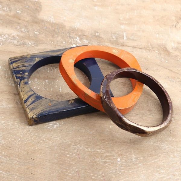 Alternate image for Set of 3 Mango Wood Bangle Bracelets in Vibrant Tones Stylish Geometry