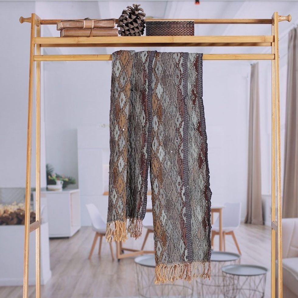 Diamond-Patterned Wool Shawl 'Diamond Delight'