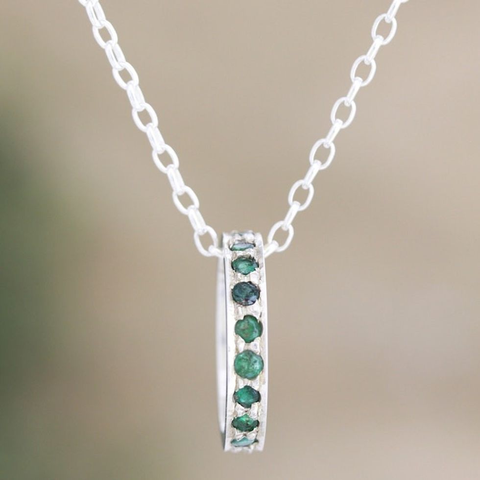 Artist Crafted Emerald Rhodium Plated Silver Necklace 'Circle of Love'