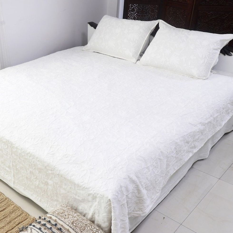 3-piece Set Embroidery Cotton Queen Duvet Cover Pillow Shams 'Kashmir White'