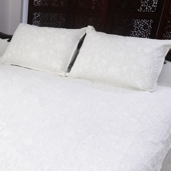 Alternate image for 3-piece Set Embroidery Cotton Queen Duvet Cover Pillow Shams Kashmir White