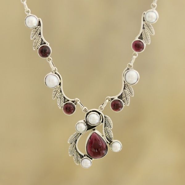 Alternate image for Leaf Pattern Garnet and Cultured Pearl Necklace Radiant Garland