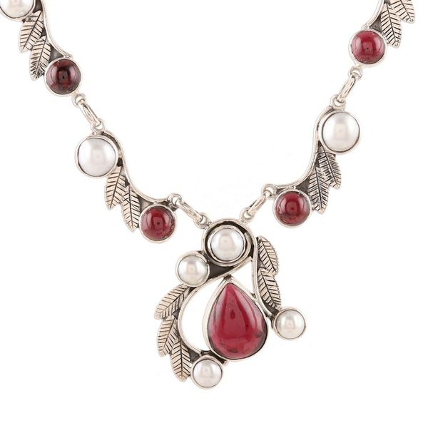 Alternate image for Leaf Pattern Garnet and Cultured Pearl Necklace Radiant Garland