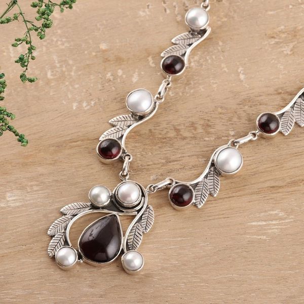 Alternate image for Leaf Pattern Garnet and Cultured Pearl Necklace Radiant Garland