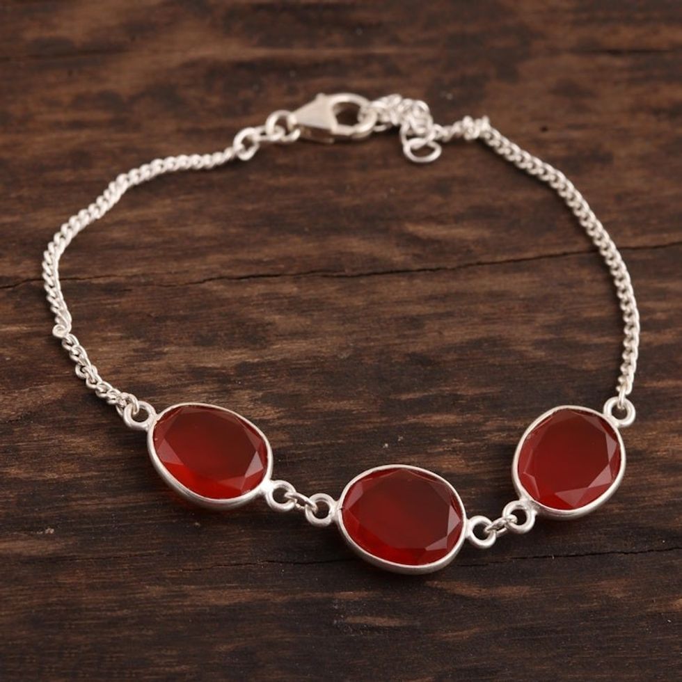 15-Carat Carnelian Link Bracelet from India 'Fiery Glisten'