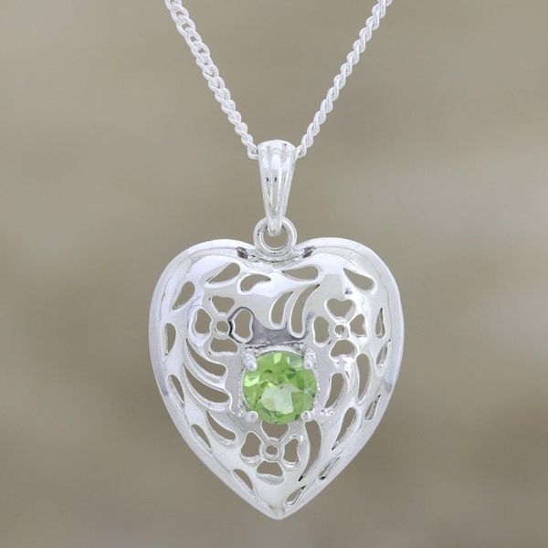 Alternate image for Jali Style Heart Pendant Necklace with Peridot Heart of India