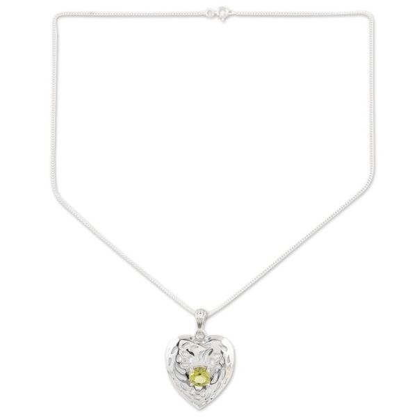 Alternate image for Jali Style Heart Pendant Necklace with Peridot Heart of India