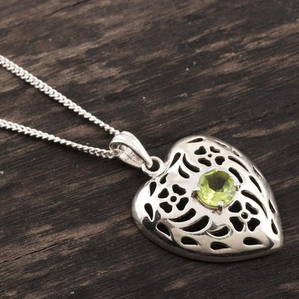 Alternate image for Jali Style Heart Pendant Necklace with Peridot Heart of India