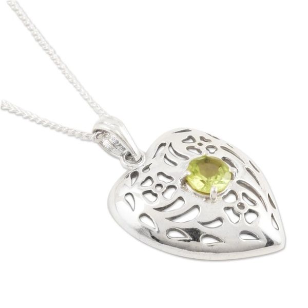 Alternate image for Jali Style Heart Pendant Necklace with Peridot Heart of India
