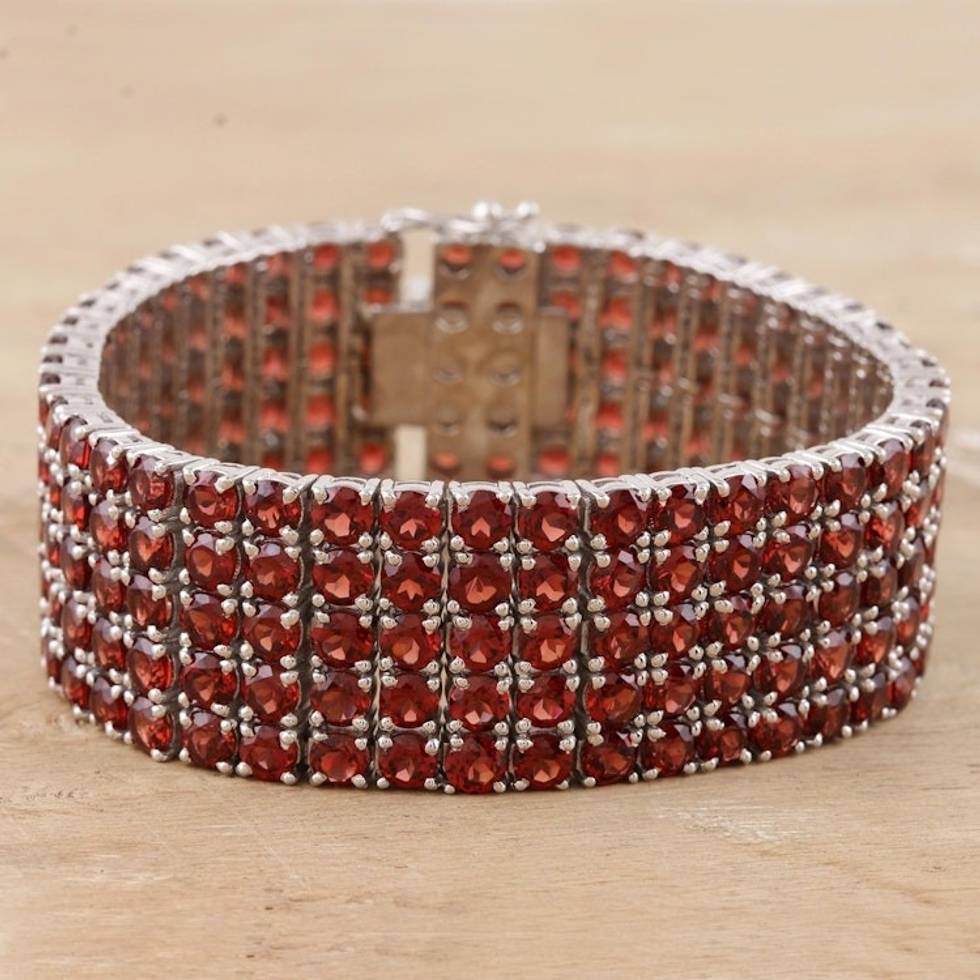 Stunning 21 Carat Garnet Wristband Bracelet 'Sublime Brilliance'