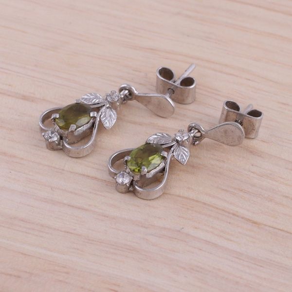 Alternate image for Peridot CZ Rhodium-Plated Sterling Silver Dangle Earrings Leafy Spade