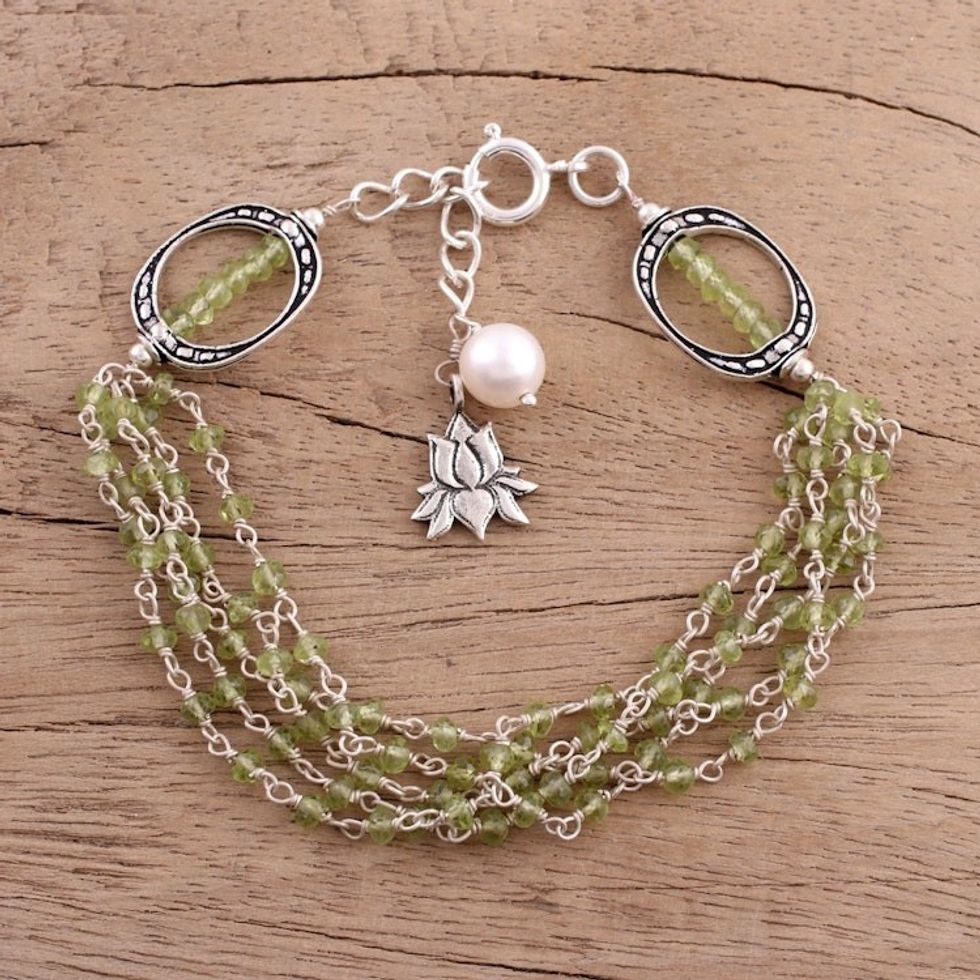 Peridot and Cultured Pearl Beaded Bracelet from India 'Lotus Beauty'