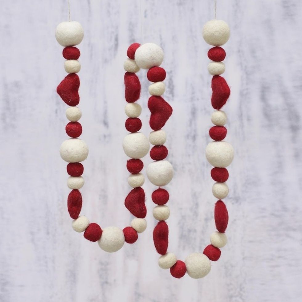 Wool Felt Holiday Heart Garland in Red and Ivory 'Hearts and Baubles'