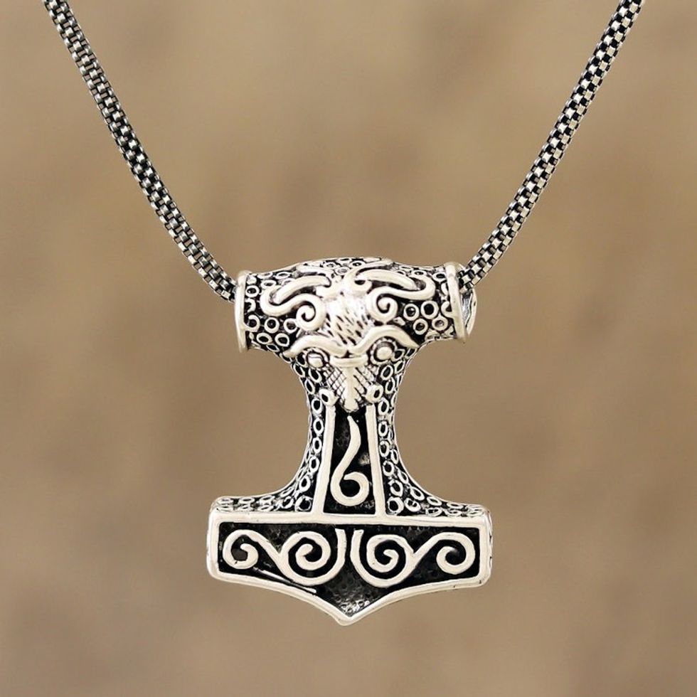 Bull-Themed Sterling Silver Thor's Hammer Necklace 'Thor Bull'