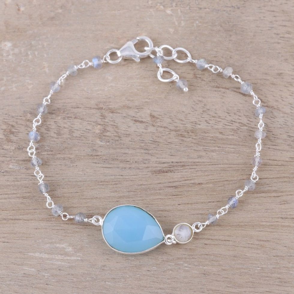 Chalcedony and Labradorite Pendant Bracelet from India 'Colorful Elegance'