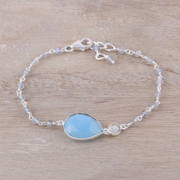 Alternate image for Chalcedony and Labradorite Pendant Bracelet from India Colorful Elegance