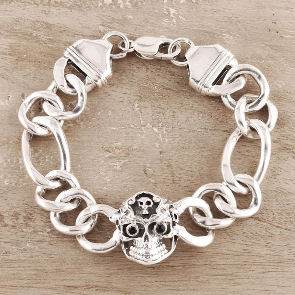 Men's Onyx Skull Pendant Bracelet from India 'Macabre Style'