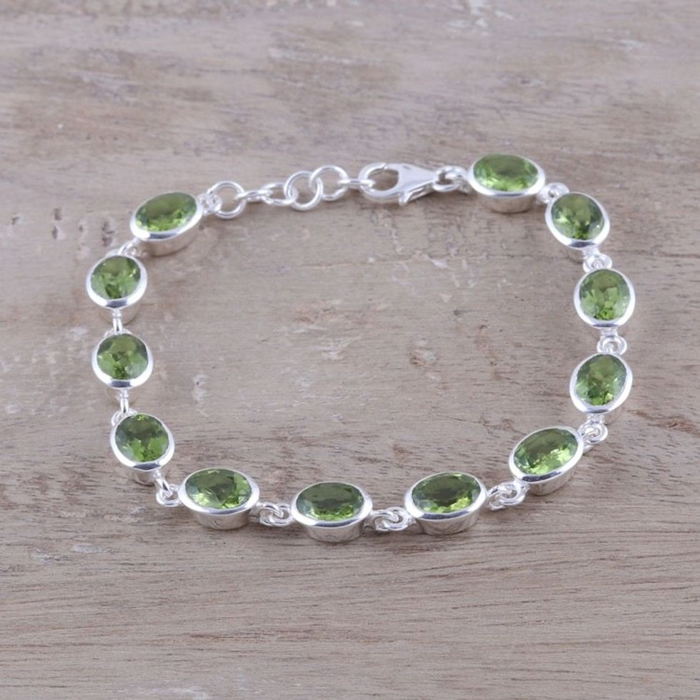 18-Carat Peridot Link Bracelet Crafted in India 'Verdant Luster'