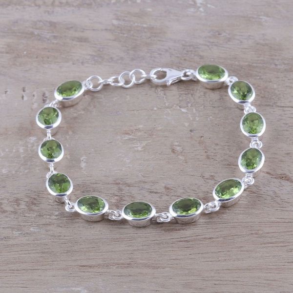 Alternate image for 18-Carat Peridot Link Bracelet Crafted in India Verdant Luster