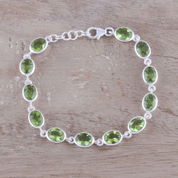 Alternate image for 18-Carat Peridot Link Bracelet Crafted in India Verdant Luster