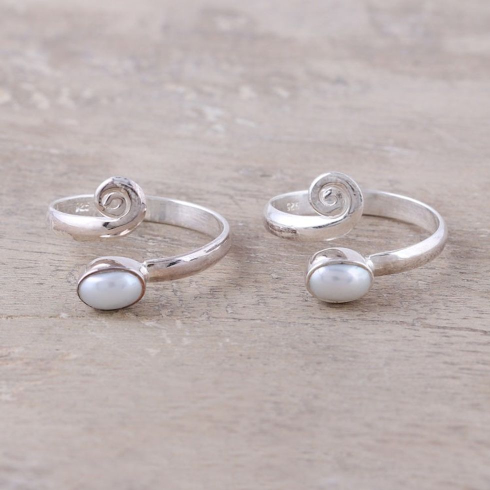 Cultured Pearl Toe Rings Crafted in India 'Glowing Flair'