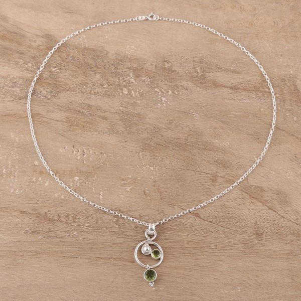 Alternate image for Faceted Peridot Pendant Necklace from India Swirling Royal