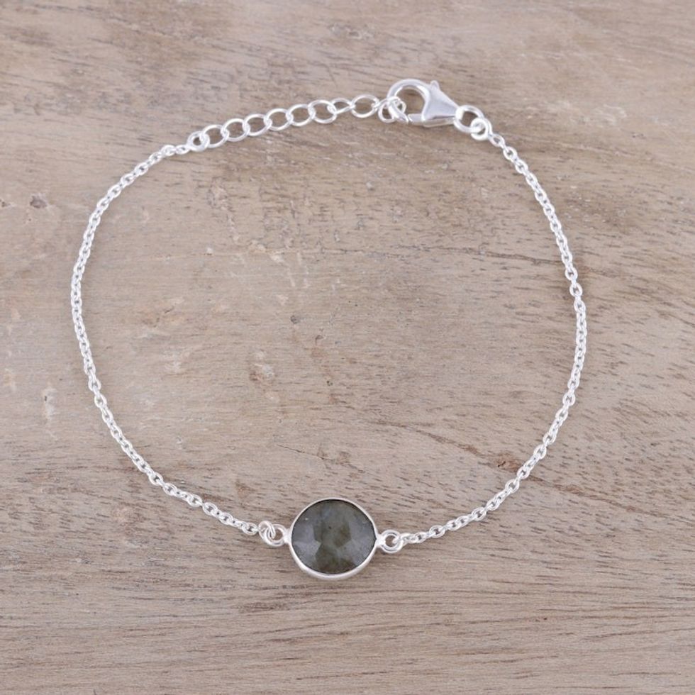 Adjustable Labradorite Pendant Bracelet from India 'Mesmerizing Night'