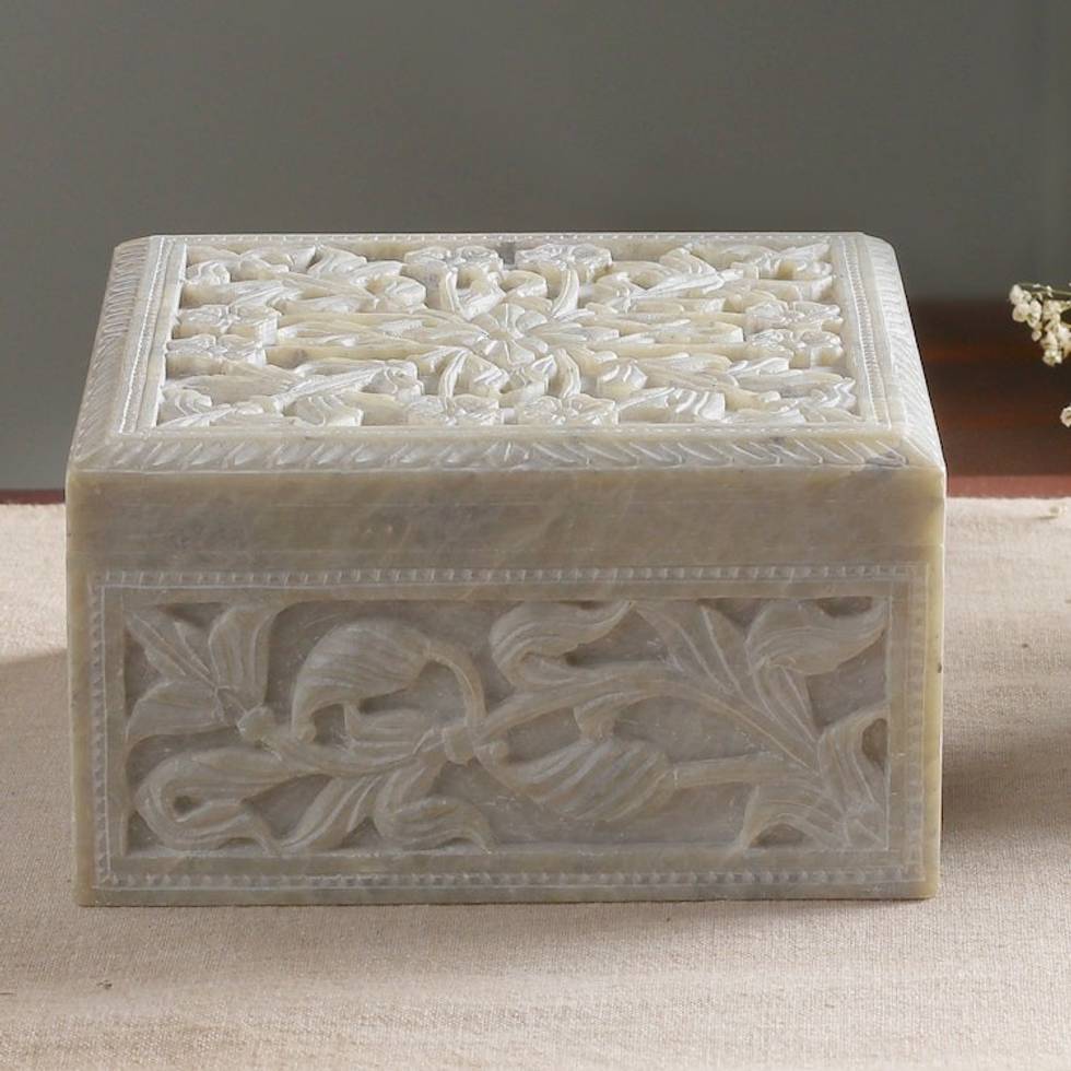 Hand-carved Natural Soapstone Decorative Box 'Wild Roses'