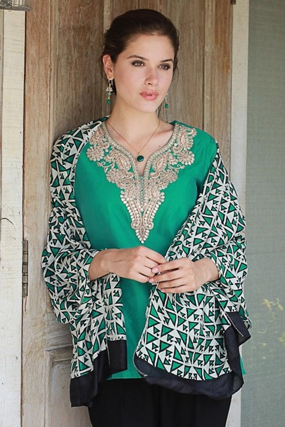 Hand Woven Emerald Ivory Geometric Silk Shawl from India 'Triangle Attraction in Emerald'