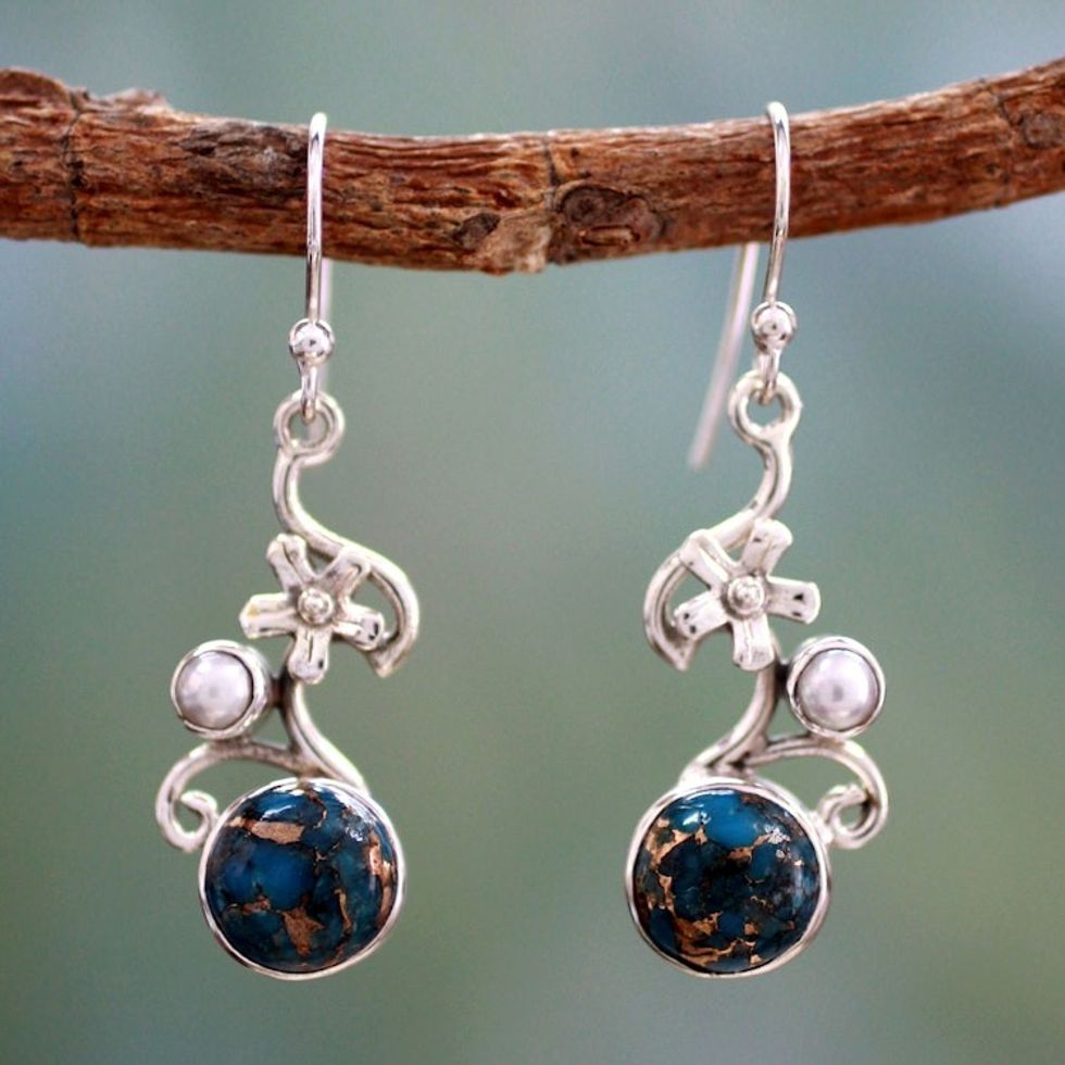 Cultured pearl flower earrings 'Unique'