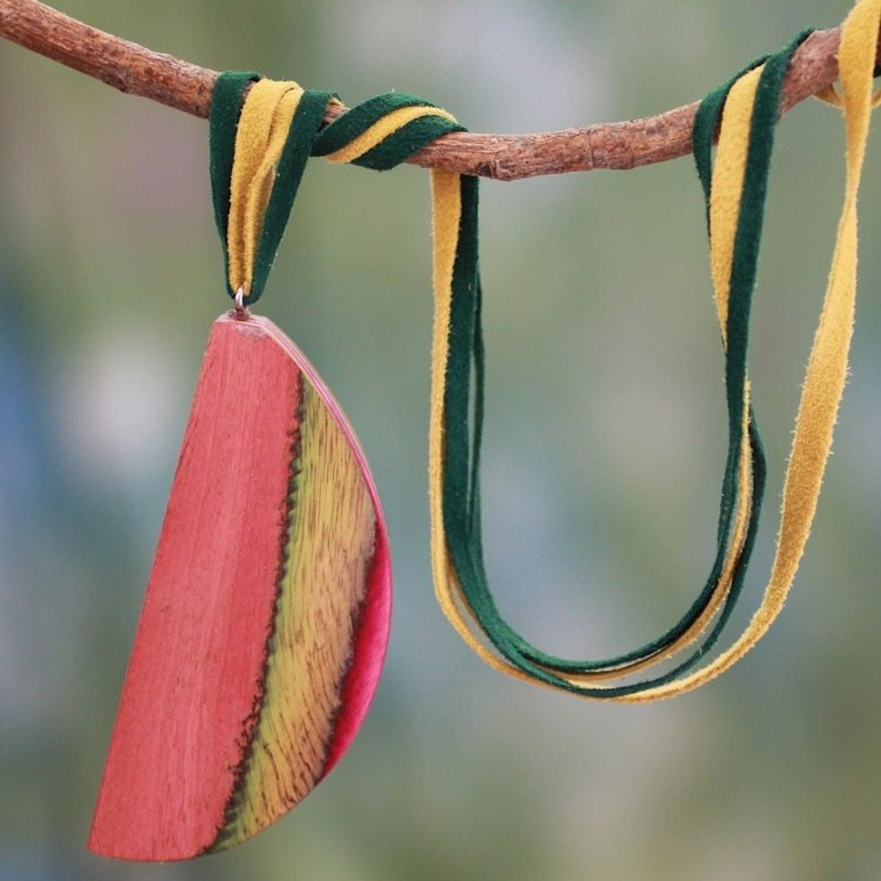 Leather and wood pendant necklace 'Indian Medley'