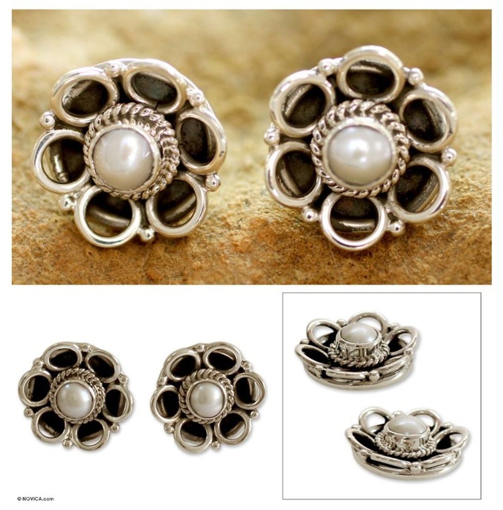 Cultured pearl flower earrings 'Indian Gentian'